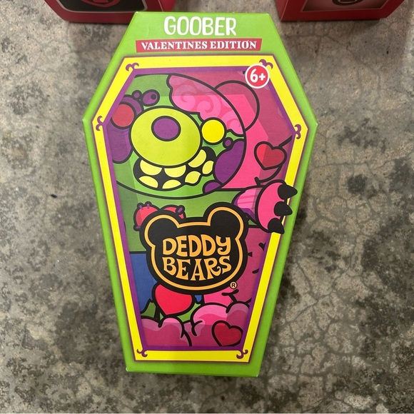 NEW SEALED SET 6 DEDDY BEARS 5" Coffin Plush Target Exclusive& Valentine Edition - Picture 10 of 14